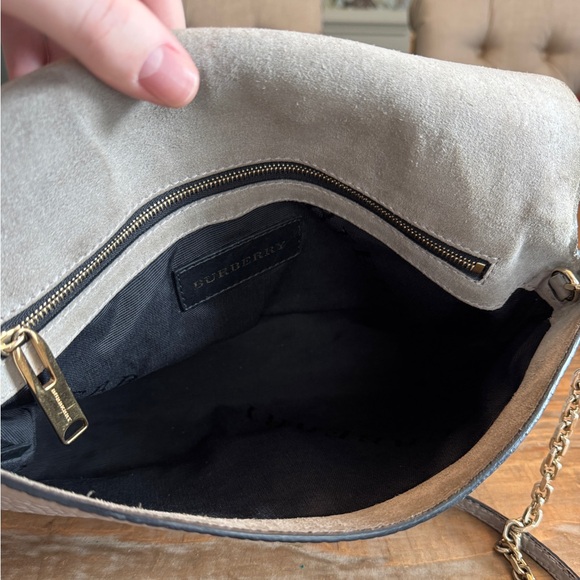 BURBERRY Mildenhall Large Signature Grain Leather Shoulder Bag Pearl Grey Chain - Picture 10 of 16